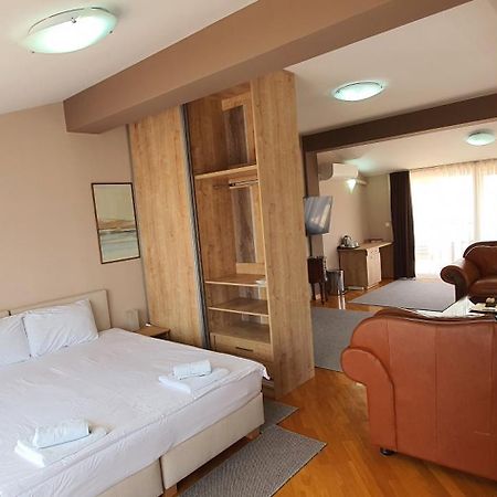 Premier Hotel Skopje Luaran gambar