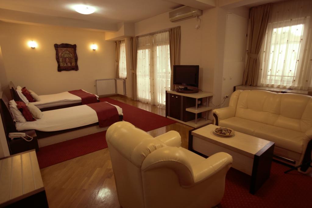 Premier Hotel Skopje Luaran gambar