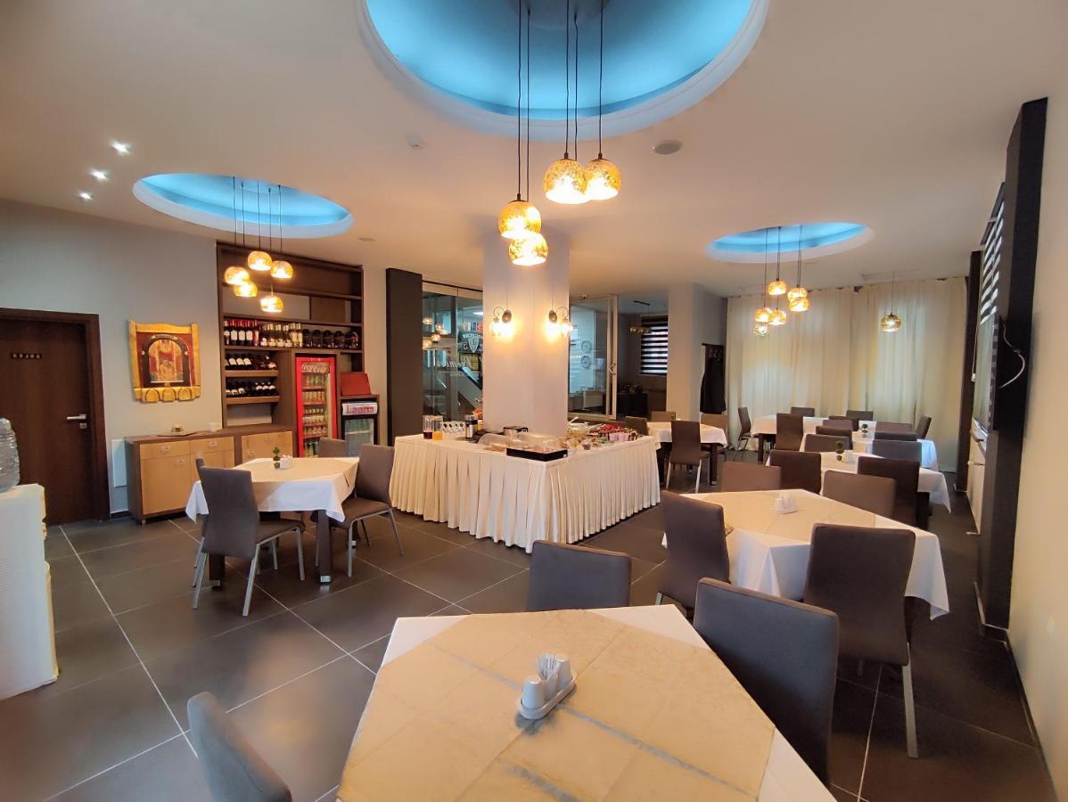 Premier Hotel Skopje Luaran gambar