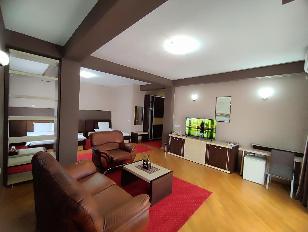 Premier Hotel Skopje Luaran gambar