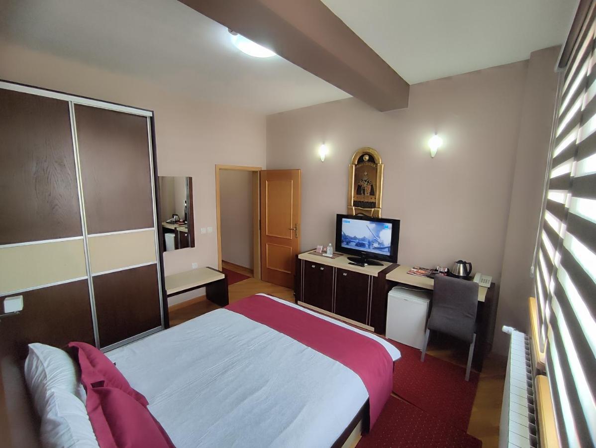 Premier Hotel Skopje Luaran gambar