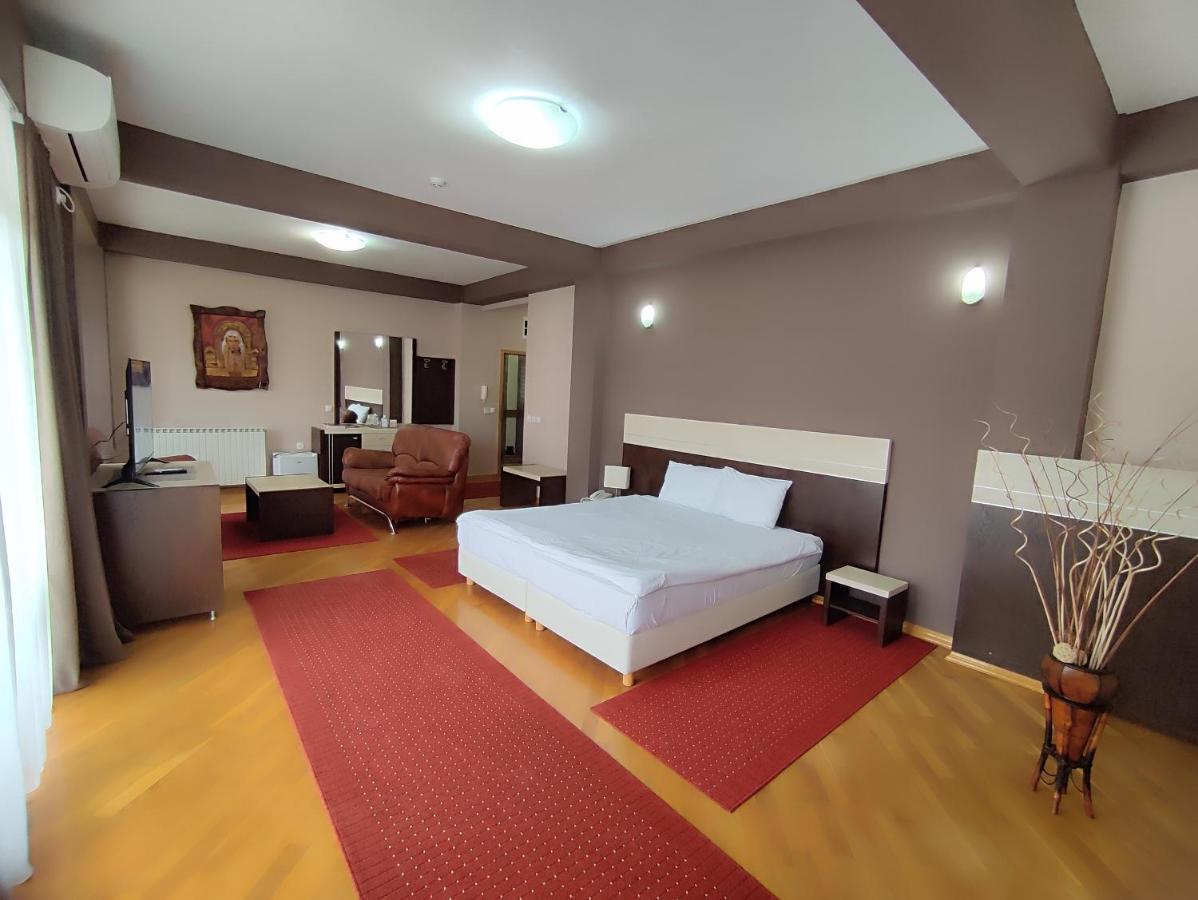 Premier Hotel Skopje Luaran gambar